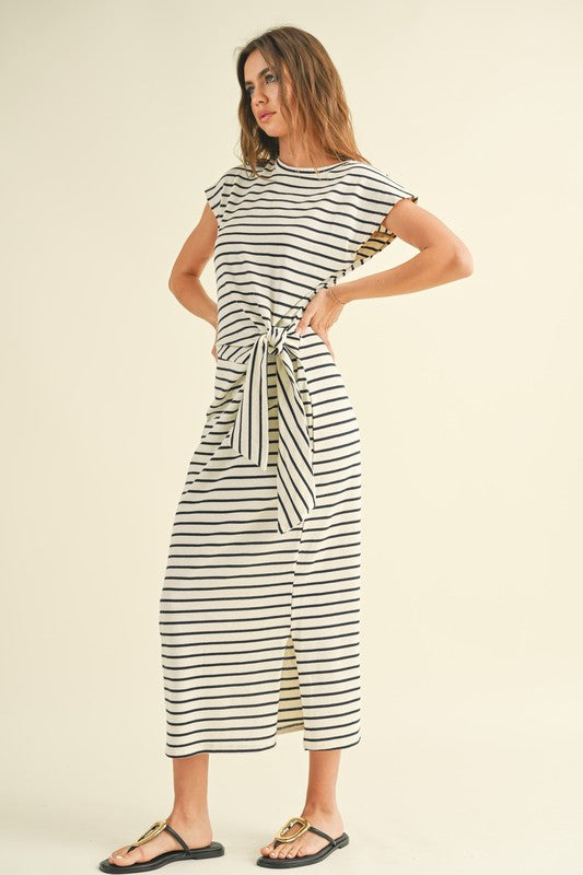  Short Sleeve Knot Stripe Print Midi Dress White