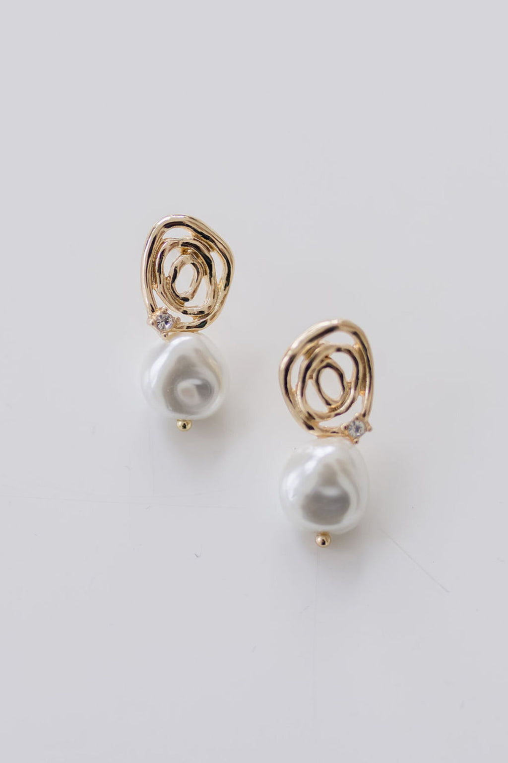 Textured Drop Pearl Earrings Gold