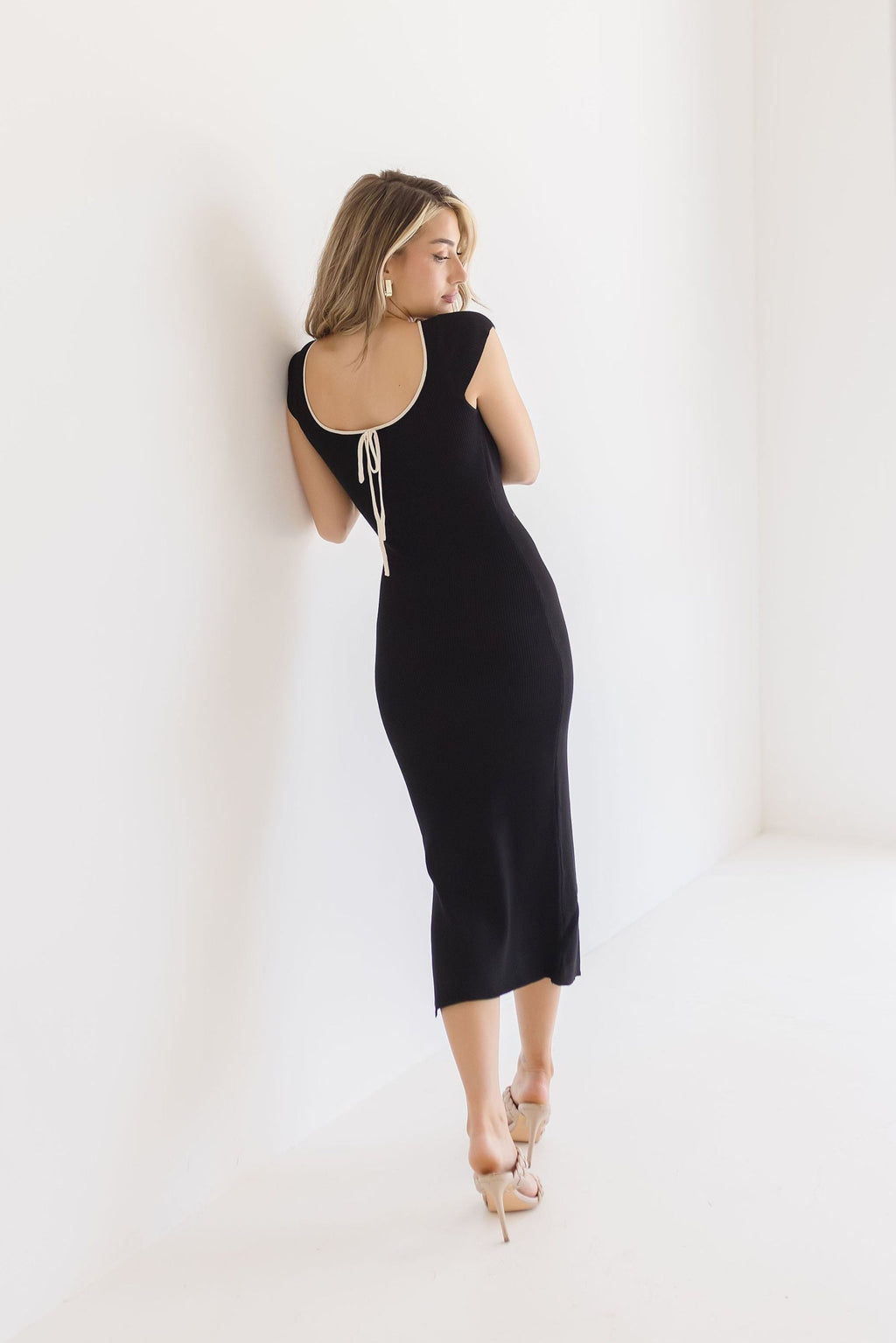 Short Sleeve Scooped Back Maxi Dress Black