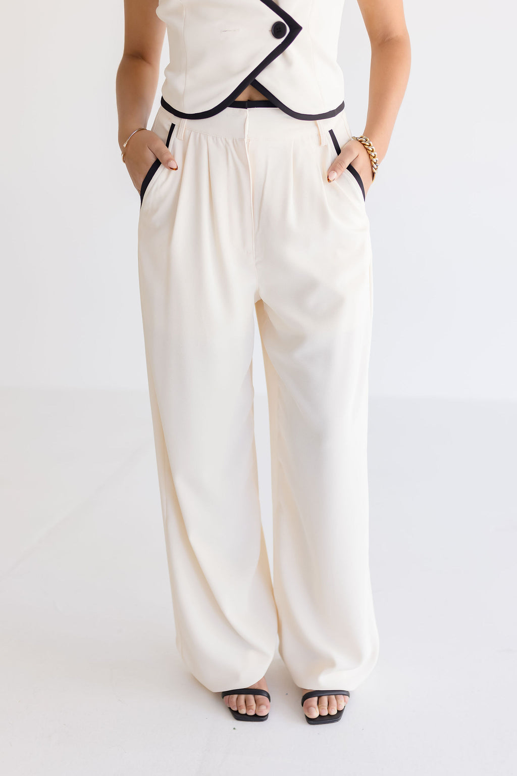 Contrasting Edge Wide Leg Pants Cream