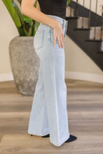 High Rise Wide Leg Jeans Light Wash